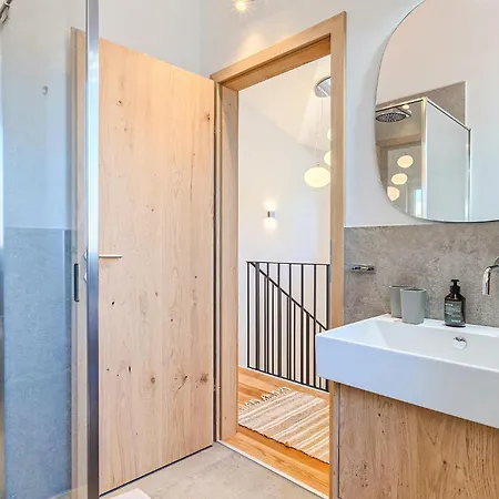 Regina Vikendica Markovac